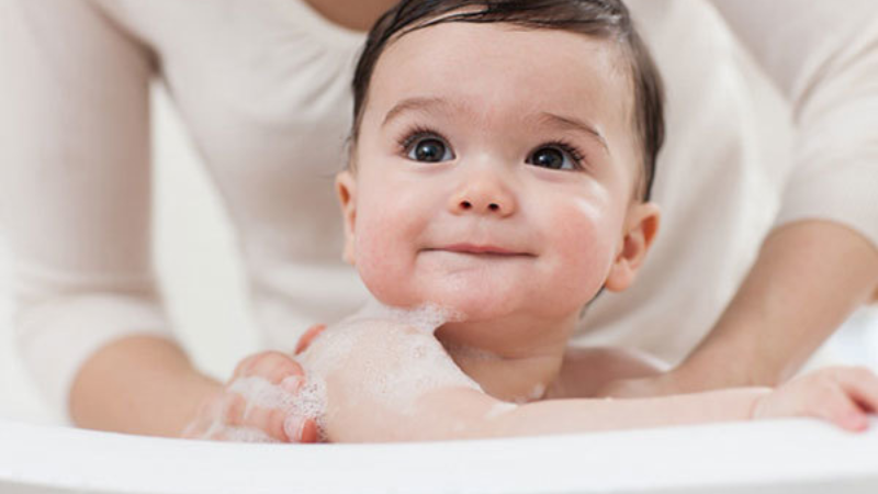 Nguyên tắc chọn sữa tắm thảo dược cho trẻ